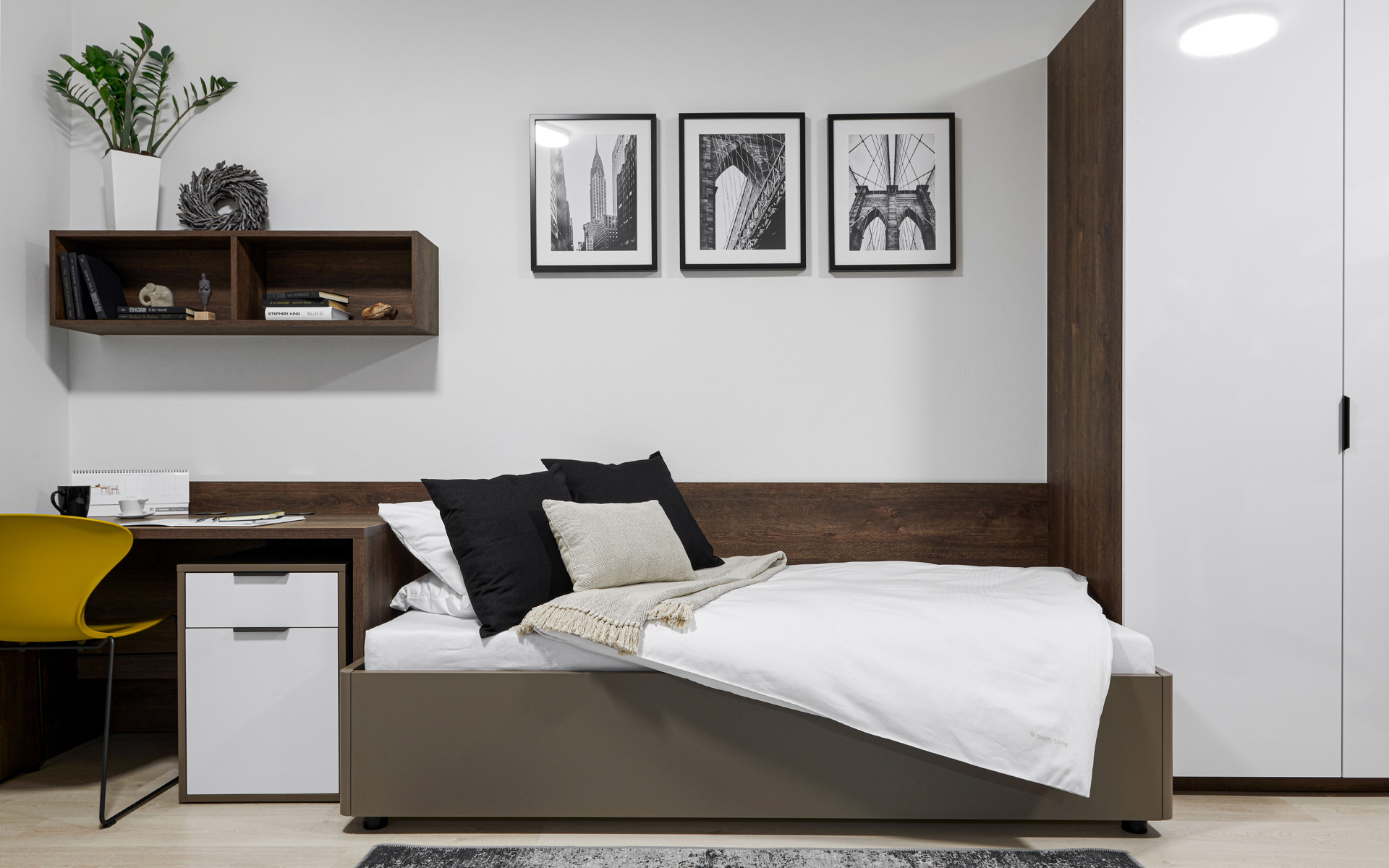 Hanák nábytek Modern student room Bed
