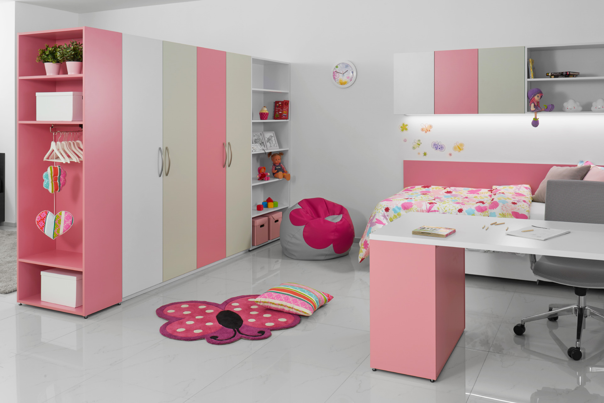 Hanák nábytek room for little girls